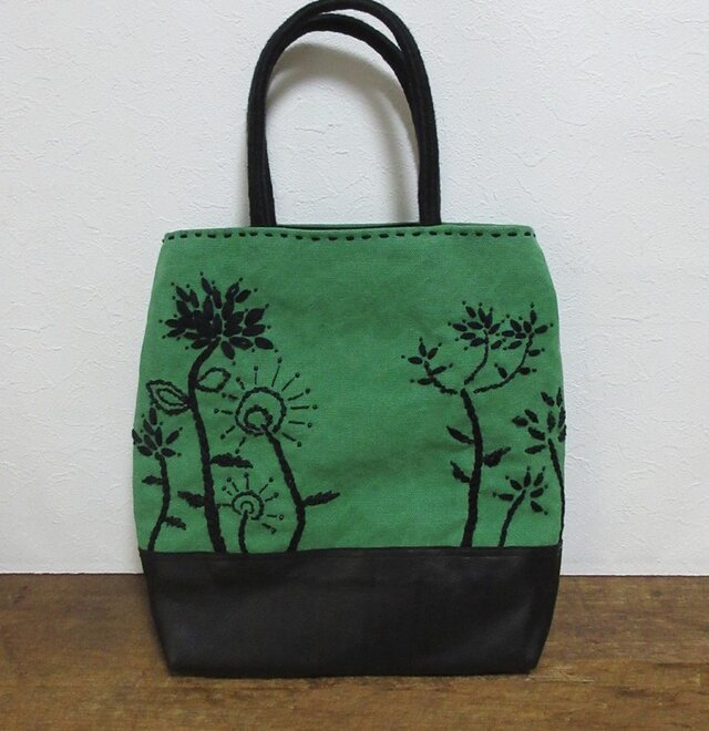 N様オーダー／黒糸刺繍模様かばん（グリーン）
