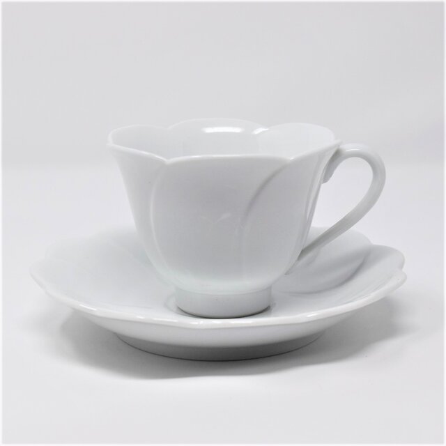 有田焼 窯元 博泉窯 白磁花型コーヒー碗 シンプル きれいな白磁 贈り物