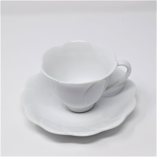 有田焼 窯元 博泉窯 白磁花型コーヒー碗 シンプル きれいな白磁