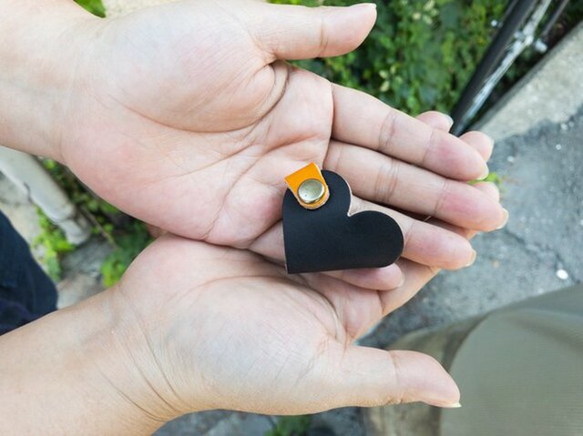 Ones スパイス ピリリとカッコイイ黒 ワンズハート コードリール くるくる まきまき Ohc Kc Iichi ハンドメイド クラフト作品 手仕事品の通販