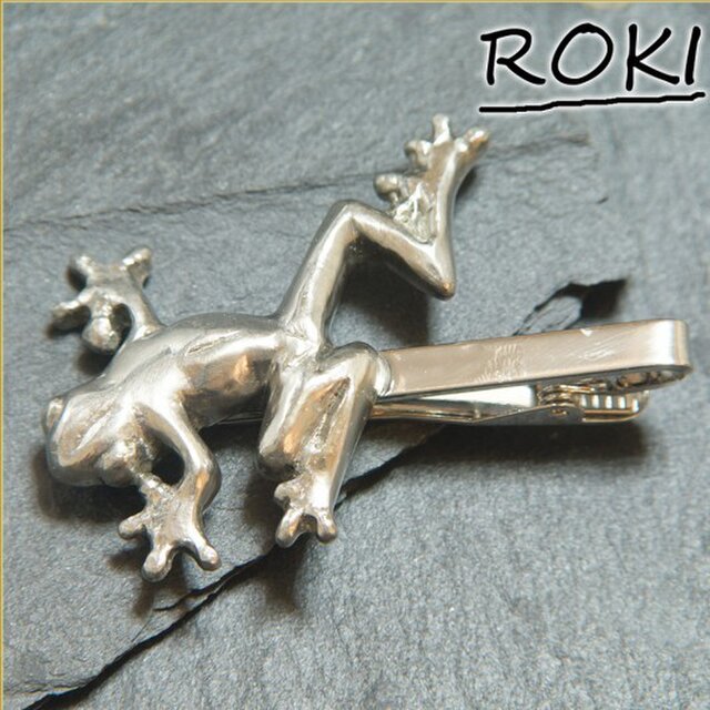 ネクタイピン カエル ハンドメイド 手作りの画像1枚目