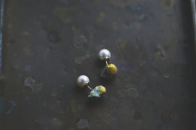 Oya stone color ピアス(イエロー)の画像1枚目
