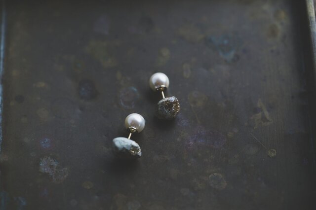 Oya stone color ピアス(ゴールド)の画像1枚目