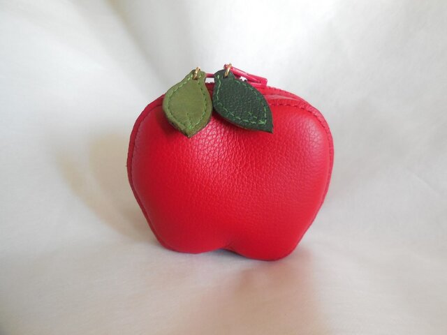 りんごポーチ | iichi 日々の暮らしを心地よくするハンドメイドや