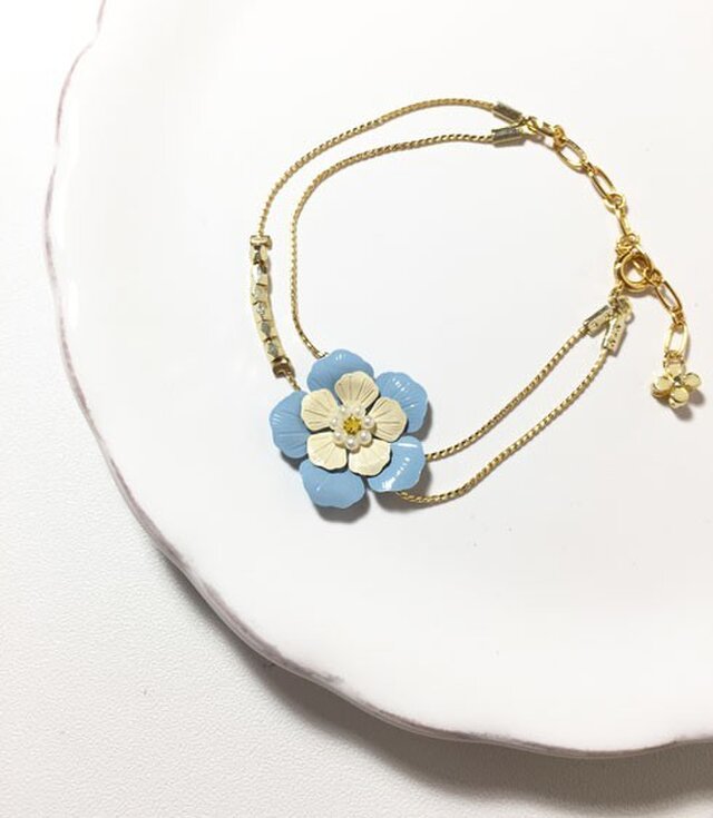青いお花の2連ブレスレット ゴールドの画像1枚目