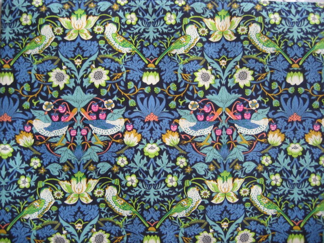 リバティプリント 文庫用（Strawberry Thief C） | iichi 日々の暮らし