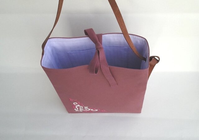 AMBIDEX Store 〇ひらひらパンジーかぎ針刺繍 バッグ(F クロ): l