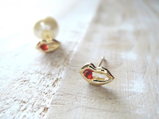 リップピアス(red)の画像1枚目