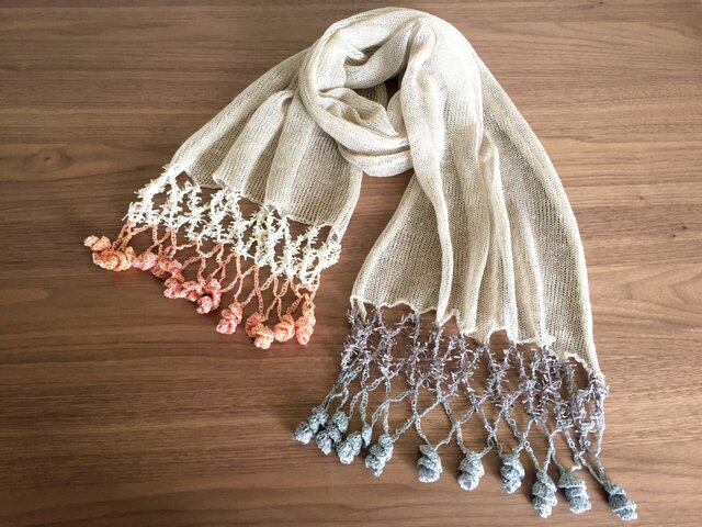 リネンの機械編みストール オレンジ系×グレー系の画像1枚目