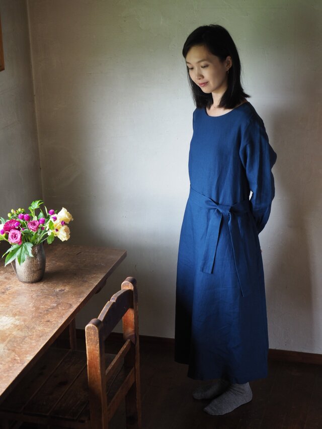 enrica×かぐれ リネンワンピース(インディゴ)の画像1枚目