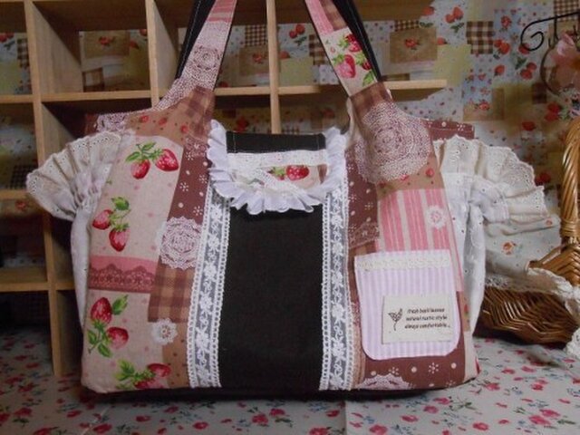 ガーリーなパッチワーク風トートバッグ Iichi ハンドメイド クラフト作品 手仕事品の通販
