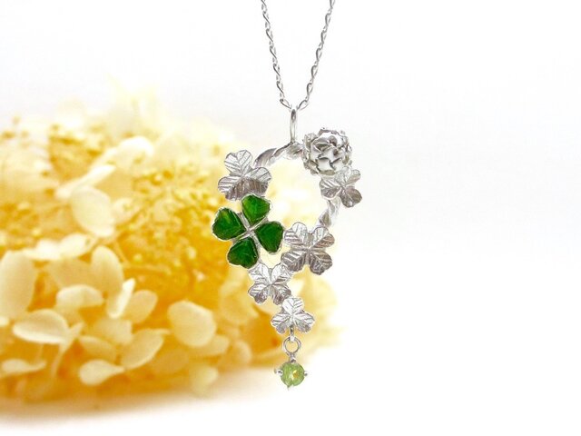 SV シロツメ草の花輪ペンダント(ペリドット) 1726の画像1枚目