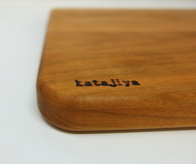 木製 カッティングボード まな板 【 国産ヤマザクラ無垢】 スクエア