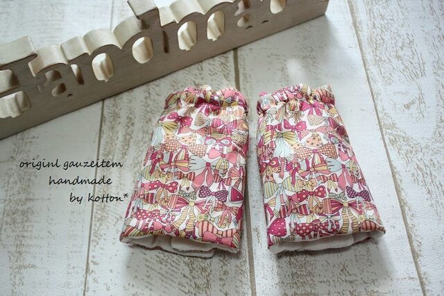 【受注製作】ベビービョルンone対応よだれパッド*8重ガーゼ*リバティjenny'sRibbonsピンクの画像1枚目