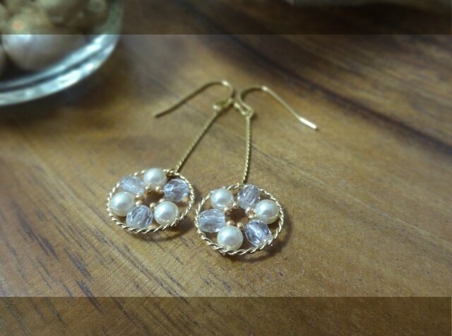 白い花 pierce・earringの画像1枚目