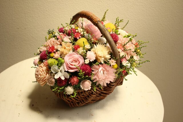 K様オーダー「かわいいバスケットにお花畑」の画像1枚目