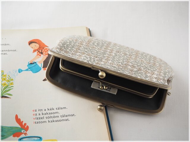 ミナペルホネンハンドメイド　親子がま口長財布　ゆり □リバティ×ミナペルホネンの親子がま口長財布・スリーピングローズ