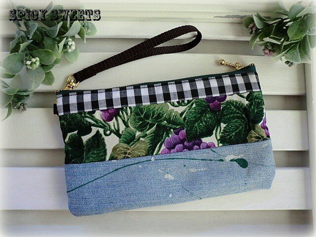 デニムとパッチワークのリストレットポーチ／ぶどう-green | iichi