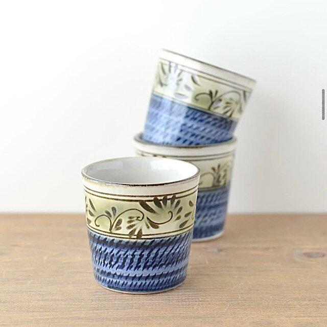 緑釉唐草文　フリーカップ