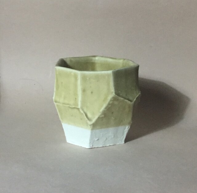 T040 黄釉面取酒杯の画像1枚目