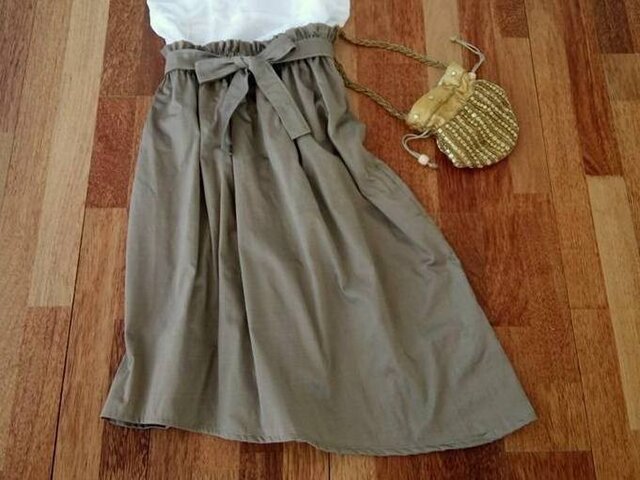★夏近★ヘムラインスカート★コットンサテンの光沢が上品★通勤エレガンス★の画像1枚目