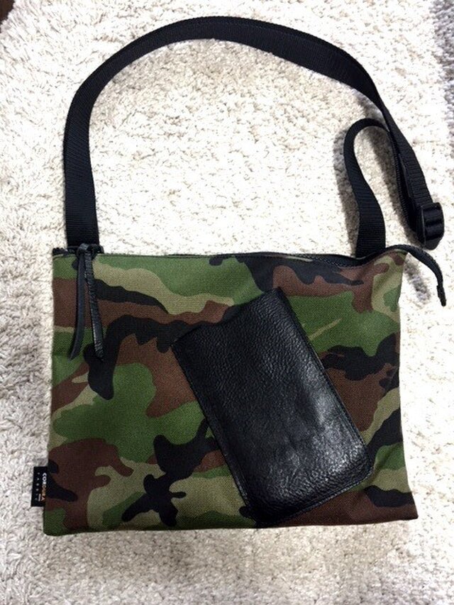 コーデュラナイロンのサコッシュバック・カモフラージュ柄