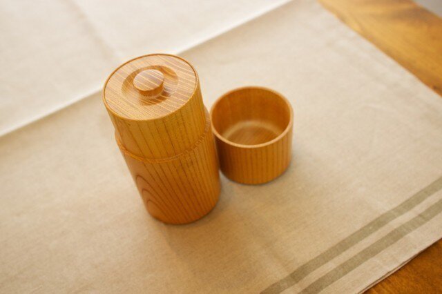 【再入荷】ろくろ挽きの欅の木の茶筒（大）