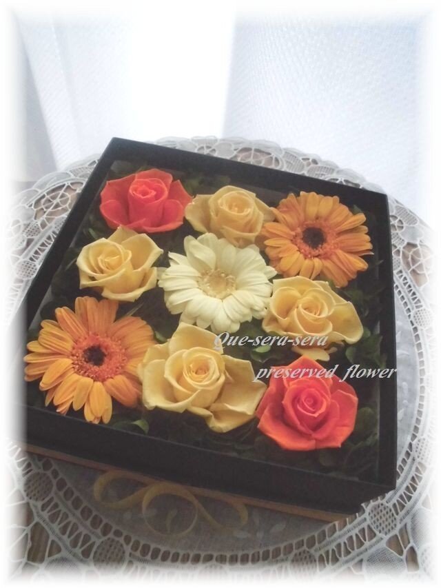 NO83　プリザーブドフラワー　ギフト　ボックスアレンジ（角型イエロー×オレンジ）　誕生日　送料無料
