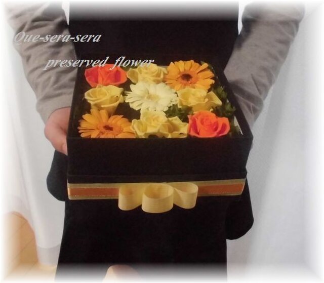 NO83 プリザーブドフラワー ギフト ボックスアレンジ（角型イエロー