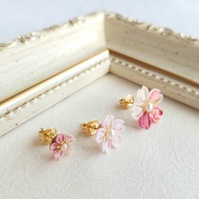 ⟪全11色⟫ 桜日和ピアス -陽だまり- （ つまみ細工＊受注制作 ）