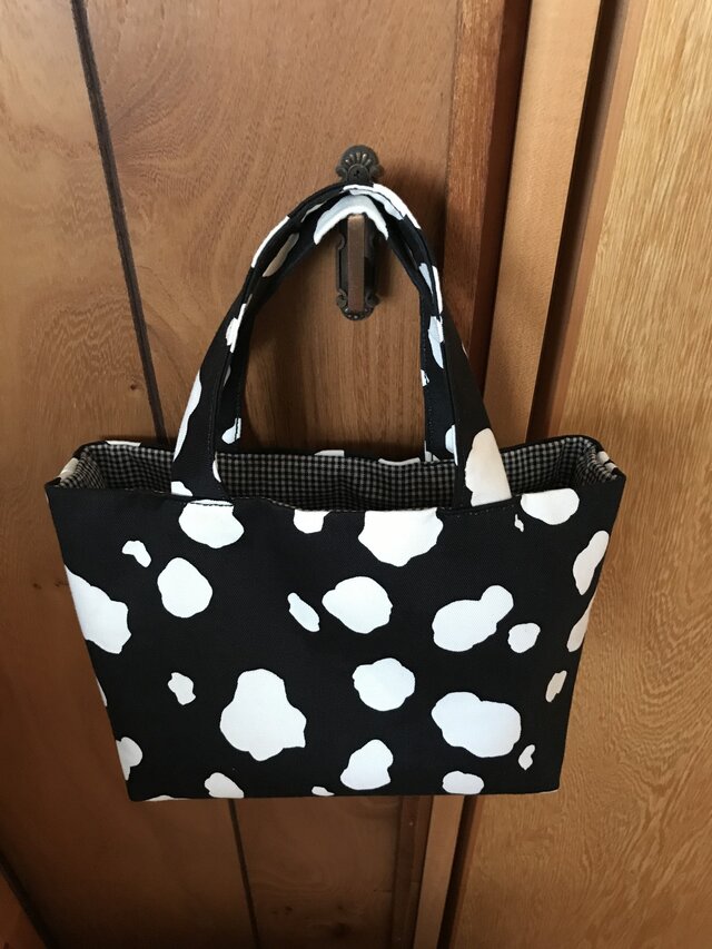 牛柄 トートバックの画像1枚目