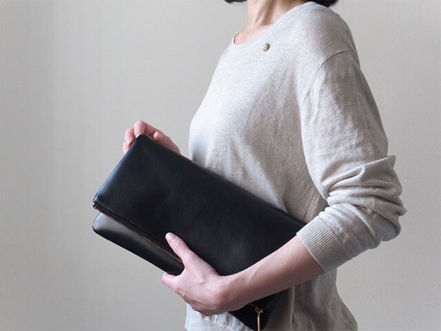 大人のシックな装いに - Clutch Bag - 黒 - :カレン クオイルの画像1枚目