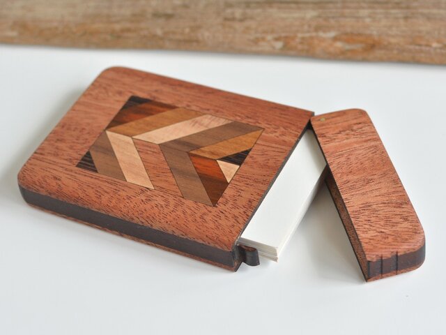 木製名刺入れ 寄木細工【ヘリンボーンA】マホガニー | iichi 日々の