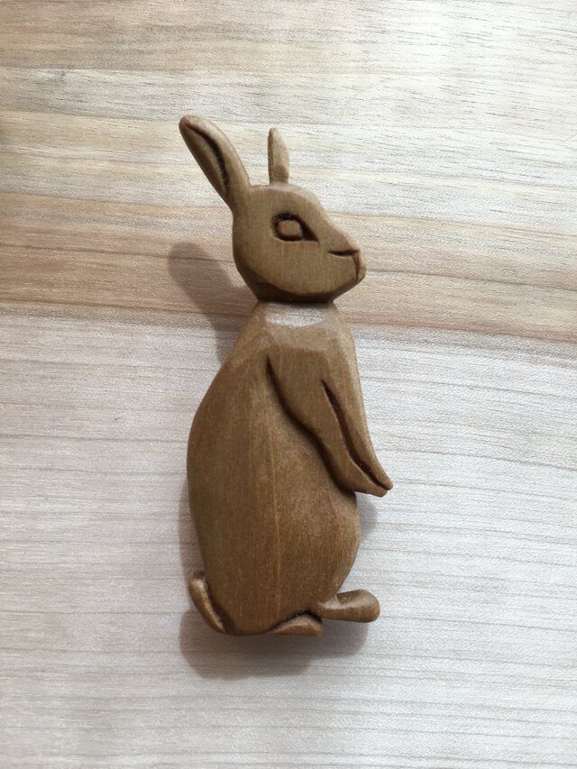 wooden rabbit brooch 06bhの画像1枚目