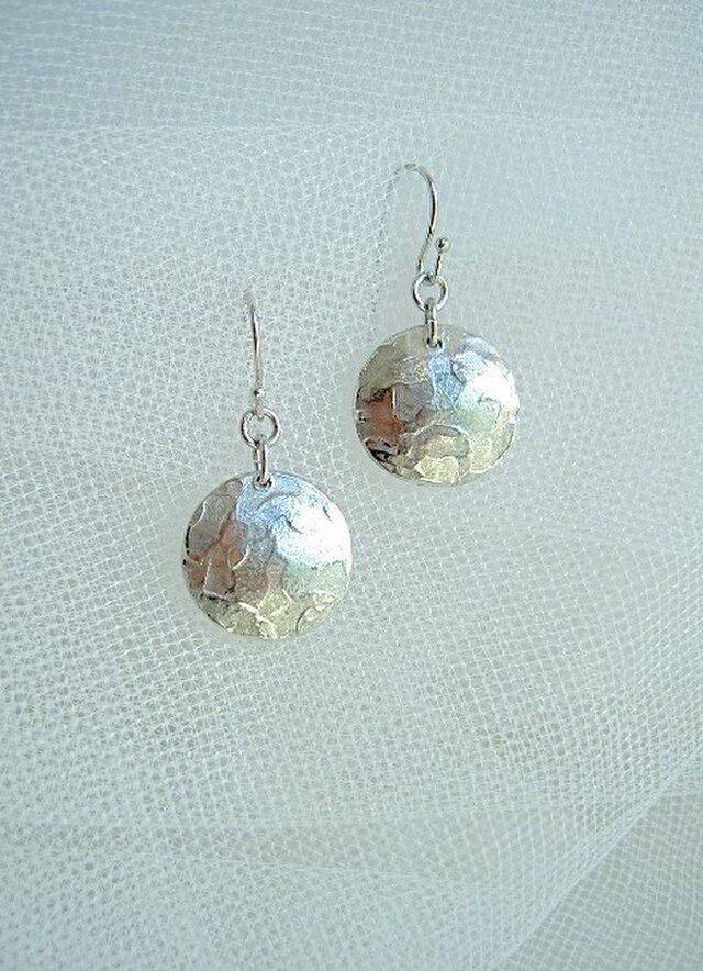 錫(すず)のピアス/イヤリング・まる1.5cmの画像1枚目