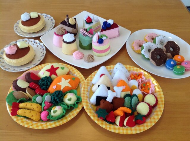 受注製作【フェルトままごと】**お祝いセット**の画像1枚目