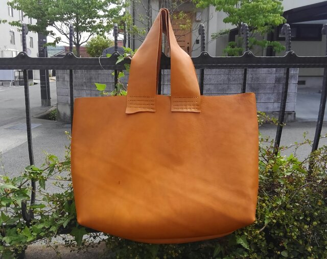 simple tote イエローキャメル 牛ヌメ革の画像1枚目