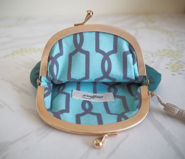 ビーズリーフのがま口ポーチ・Green | iichi 日々の暮らしを心地よく