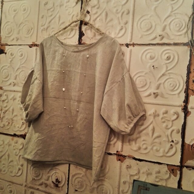 キナリリネン肩落ちパフスリーブトップス