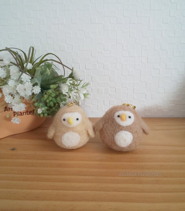 つぶらな瞳のぽっちゃりフクロウさん ライトブラウン/ライトベージュの画像1枚目