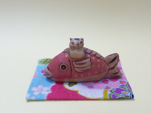 魚乗りにゃんの画像1枚目