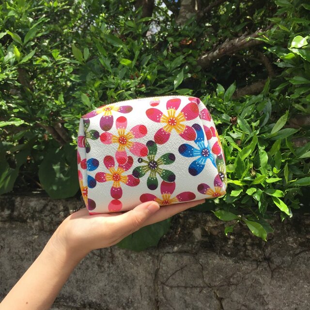 手のひらサイズ 手染め 化粧ポーチ Bingata cosmetic pouch "Floss silk tree"の画像1枚目