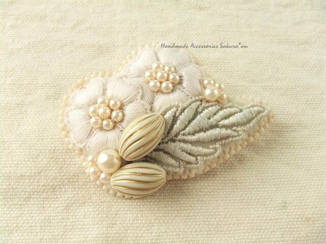 Brooch レース 花 葉っぱ(K0587)の画像1枚目