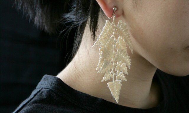 shida 03/chestnut シングルピアスの画像1枚目