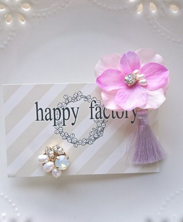 flowerタッセルと淡水パールbijouのイヤリング(ローズ)の画像1枚目