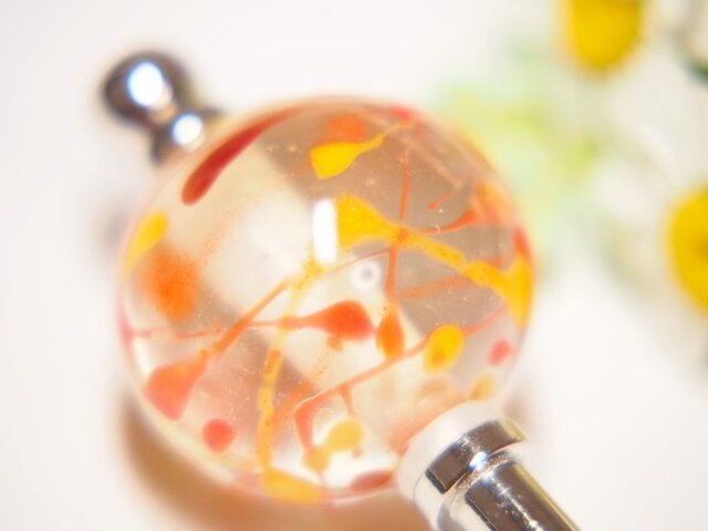 水風船模様とんぼ玉のかんざし 透明×暖色系の画像1枚目