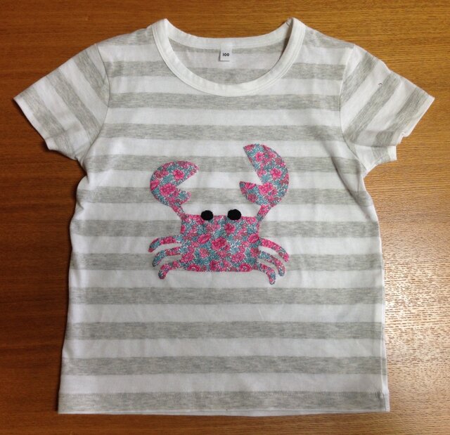 子供用アップリケのTシャツ☆かにの画像1枚目