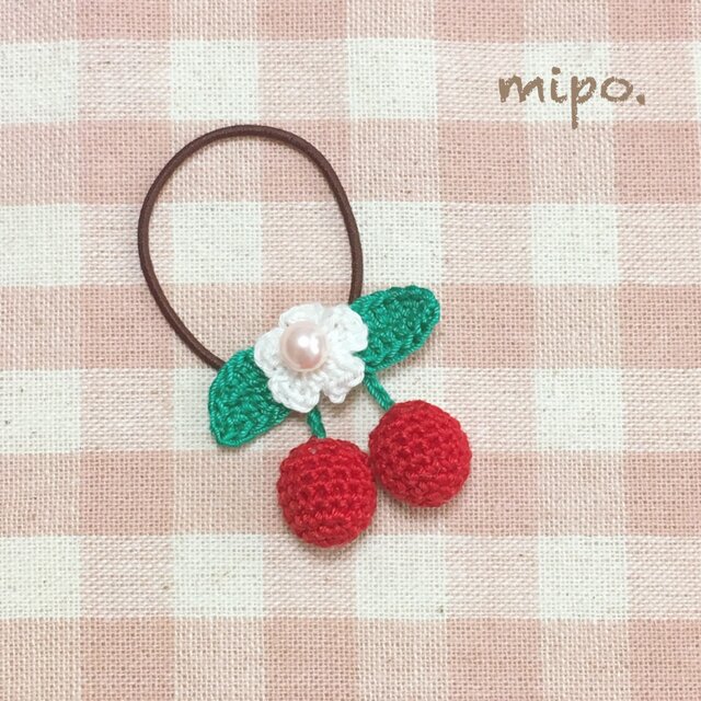 さくらんぼのヘアゴム レース糸の画像1枚目