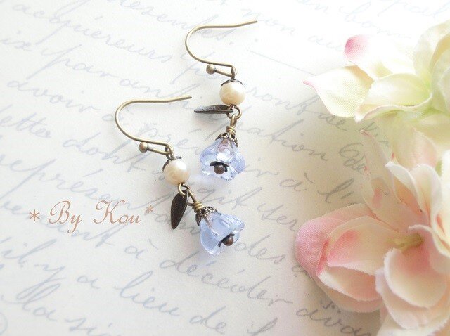 ✿alexandrite✿レトロ可愛いbell flowerピアス**の画像1枚目