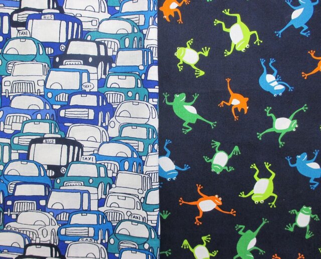 ☆布55×30 2枚入り☆お子さまにピッタリ!車柄・カエル柄の画像1枚目